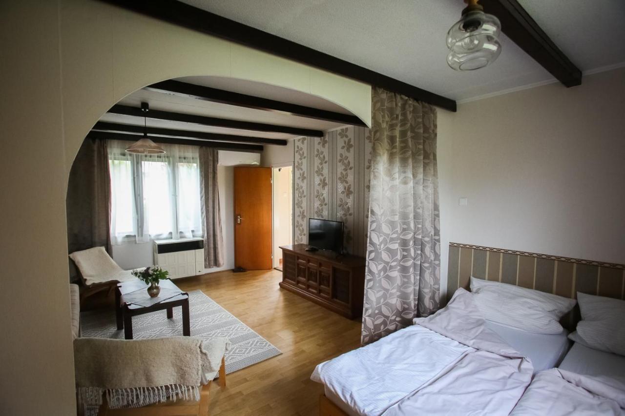 Hellényi apartmanok Harkány Exterior foto