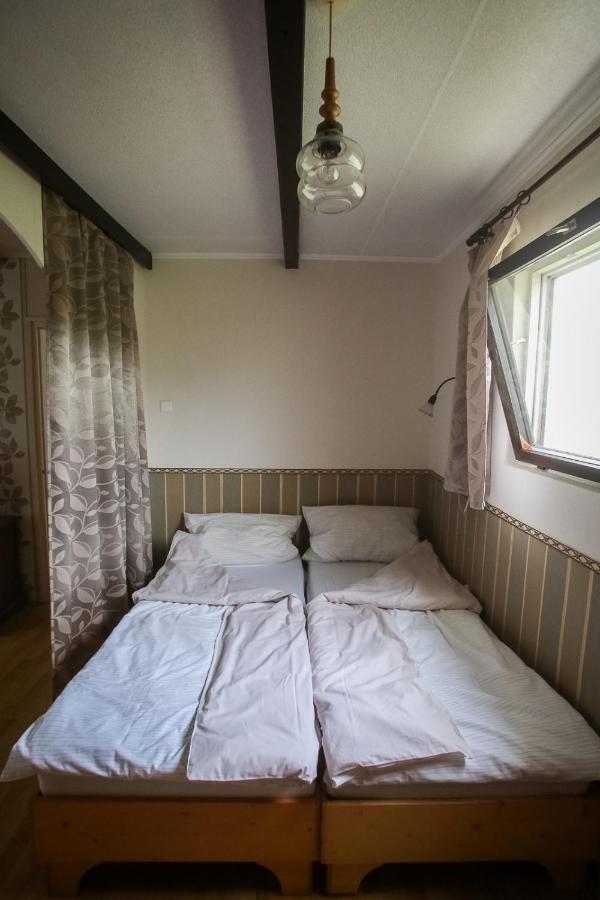 Hellényi apartmanok Harkány Exterior foto