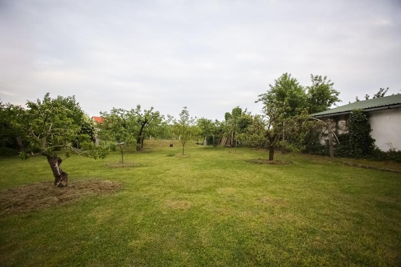 Hellényi apartmanok Harkány Exterior foto